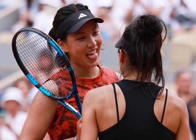 王欣瑜女双夺金花00后首冠 法网成就其蜕变之旅